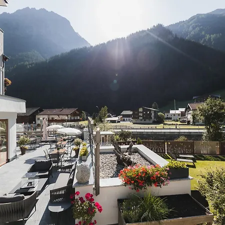 Edelweiss 4*