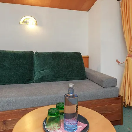 Отель Edelweiss 4*