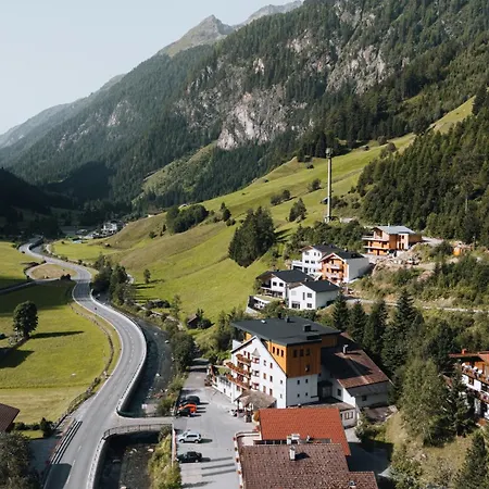 Edelweiss Otel 4*